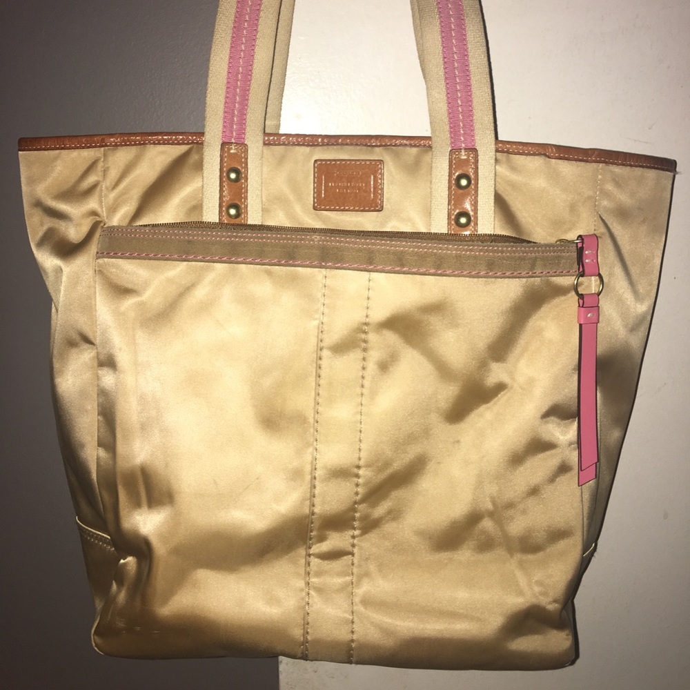 LARGE COACH CREAM & PINK BAG w COACH KEYTAG
